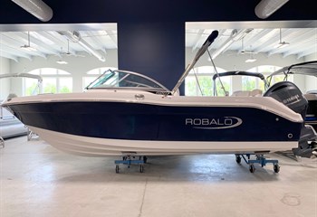 2023 Robalo R207 Biscayne Blue/White Boat